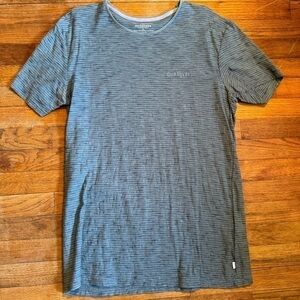 Quiksilver modern fit t shirt